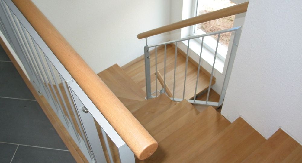 Handlauf Geländer Treppe 2m Länge in Eiche mit 3 Edelstahlhaltern„Montagefertig“ 